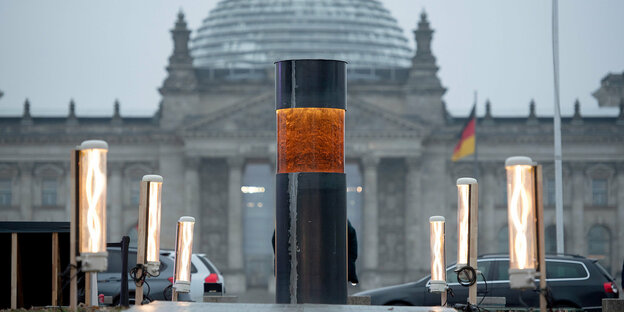 Säule vor der Reichstagskuppel