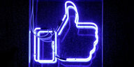 Facebook-Logo aus Leuchtröhren