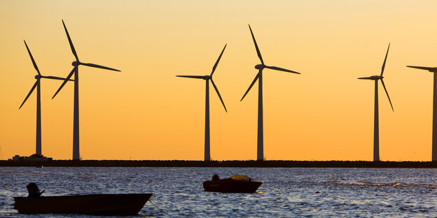 Windräder an der dänischen Küste