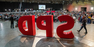 SPD-Schriftzug von hinten