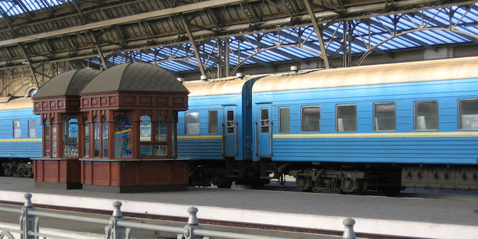 42 Stunden Eisenbahn Mit Tempo 70 auf die Krim taz.de