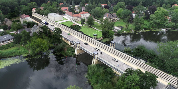 Aus der Vogelperskeptive: Visualisierung der geplanten Nordbrücke nach Krampnitz, einem Stadtteil von Potsam