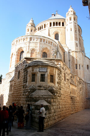 Die Benediktinerabtei Dormitio in Jerusalem Die Benediktinerabtei Dormitio in Jerusalem