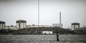 Das Atomkraftwerk Ringhals liegt rund 60 Kilometer südlich von Göteborg und damit Luftlinie etwa 350 Kilometer nördlich von Rostock. Vattenfall zufolge ist es das größte Kraftwerk Skandinaviens und erzeugt etwa ein Fünftel des in Schweden verbrauchten Str