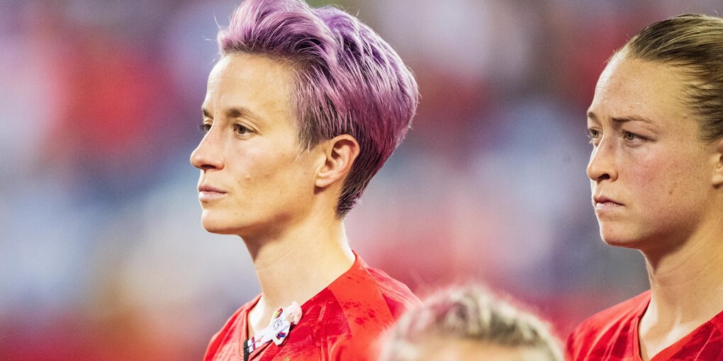 Megan Rapinoe und eine andere Spielerin