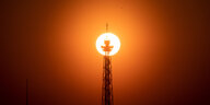 Funkturm in Berlin mit Sonne