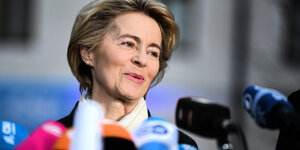 Pressestatement der Präsidentin der Europäischen Kommission Ursula von der Leyen.