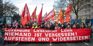 Fronttranspi der Liebknecht/Luxemburg-Demo