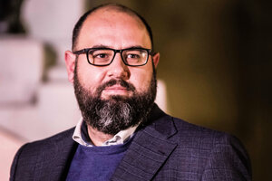 Porträt des Journalisten und Bloggers Manuel Delia. Porträt des Journalisten und Bloggers Manuel Delia.