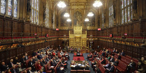 Der gefüllte Saal des Oberhauses des britischen Parlaments in London.