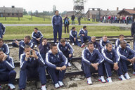 Die Italienische Fußball-Nationalmannschaft bei einem Besuch im KZ Auschwitz.