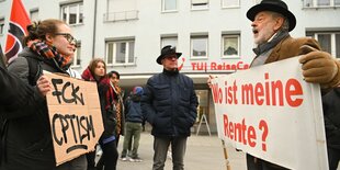 Kundgebung der Gruppe Rentner gegen Altersarmut