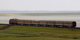 Bahn auf dem Weg nach Sylt