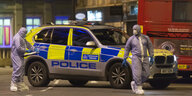 Mitarbeiter der Spurensicherung am Tatort im Süden Londons