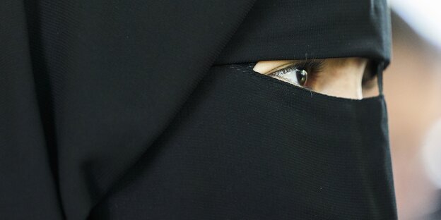 Eine Frau in einer Burka