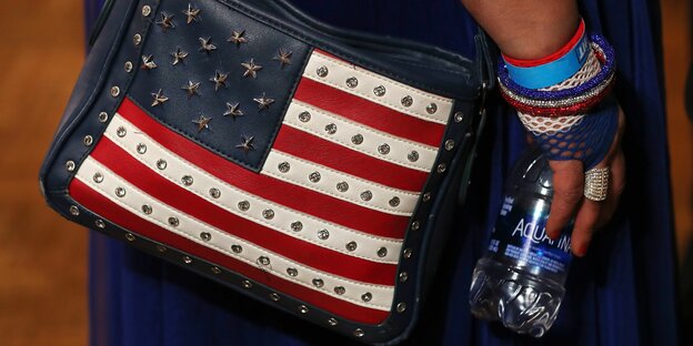 US Fahne als Muster einer Handtasche