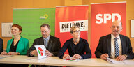 Von links nach rechts: Ann-Sopie Bohm-Eisenhardt (Grüne), Bodo Ramelow und Susanne Hennig-Wellsow (Linke), Wolfgang Tiefensee (SPD)