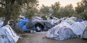 dicht gedrängte Zelte im Flüchtlingslager