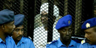 Sudans ehemaliger Präsident Omar al-Bashir hinter Gittern.