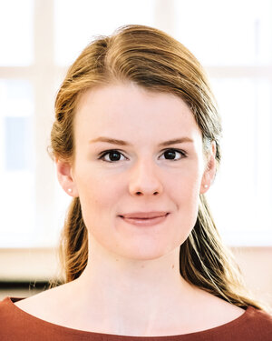 Portrait von Jenna Behrends. Portrait von Jenna Behrends.