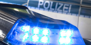 Blaulicht von einem Polizeiauto