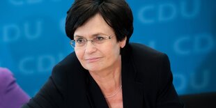 Christine Lieberknecht bei einer Pressekonferenz.