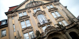 Die Fassade des Amtsgerichts Hannover