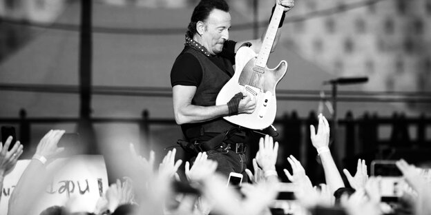 Bruce Springsteen bei einem Konzert.