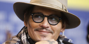Das Foto zeigt den US-Schauspieler Johnny Depp bei der Berlinale 2020.