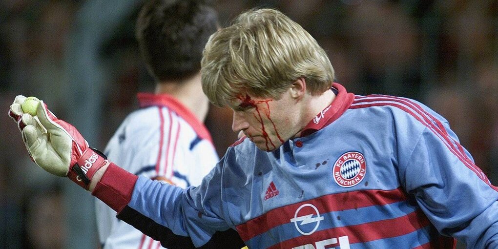 Torhüter Oliver Kahn blutüberströmt