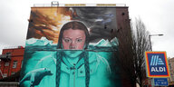 Ein Wandgemälde mit Greta Thunberg