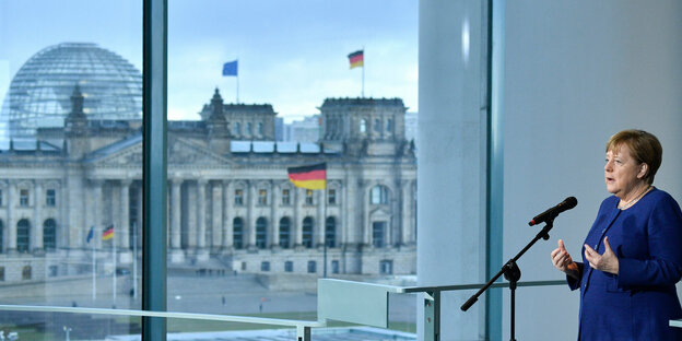 Angela Merkel bei einer Pressekonferenz.