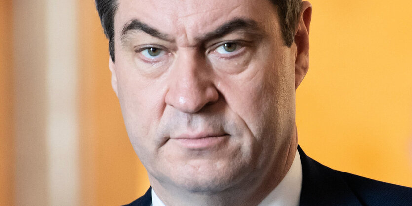 Markus Söder schaut finster.