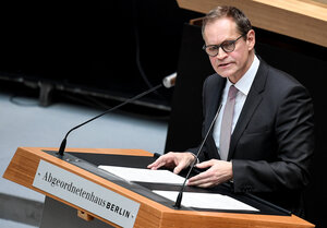 Michael Müller am Rednerpult Michael Müller am Rednerpult