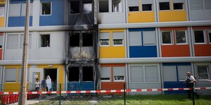 Brandanschlag auf Flüchtlings-Containerheim in Berlin Buch