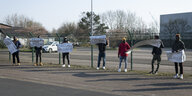 Demo vor Sammelunterkunft für Geflüchtete in Bremen-Vegesack