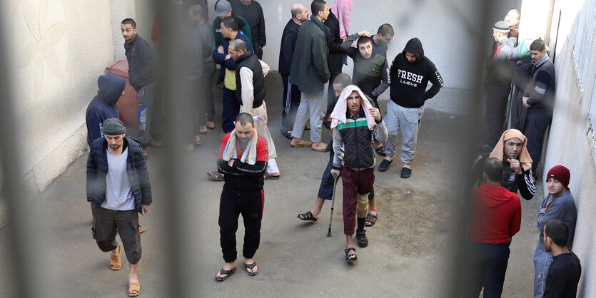 Blick in ein Gefängnis in Nordsyrien.