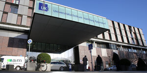 Der Eingang des Universitätsklinikum Hamburg-Eppendorf
