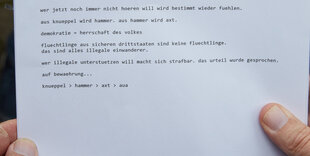 Ausgedruckte E-Mail. Der Absender droht mit Gewalt