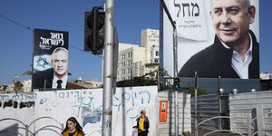 Ein Plakat von Benny Gantz in Israel