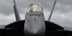 F-18 Kampfflugzeug.