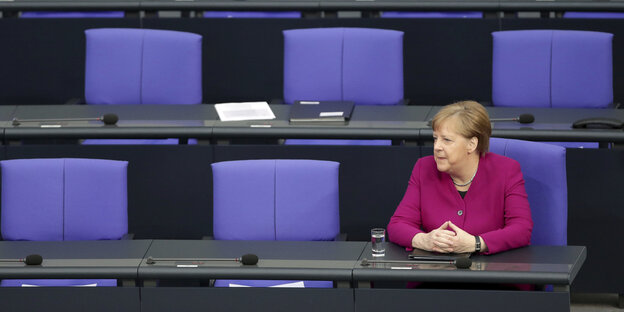 Merkel heute morgen im Parlament Merkel heute morgen im Parlament
