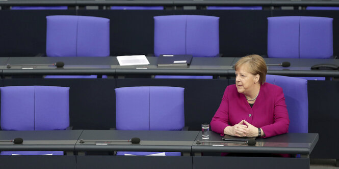 Merkel heute morgen im Parlament