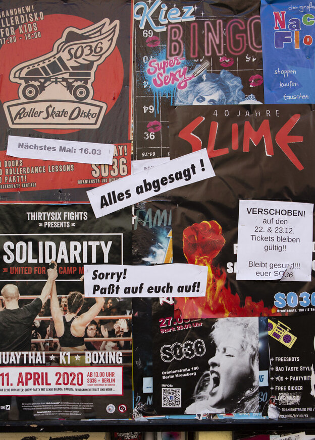 Eine kunterbunte Wand mit vielen Plakaten von Veranstaltungen im SO36 - alle sind abgesagt Eine kunterbunte Wand mit vielen Plakaten von Veranstaltungen im SO36 - alle sind abgesagt