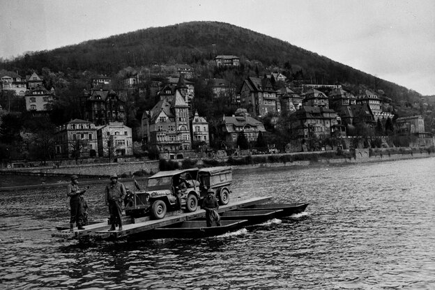 US-Soldaten auf dem Neckar bei Heidelberg