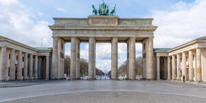 Leerer Platz vior dem Brandenburger Tor
