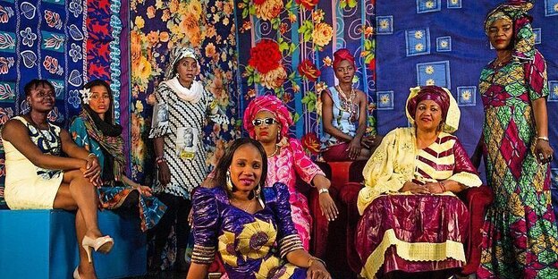 Gruppenfoto der Musikerinnen von Les Amazones d'Afrique