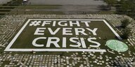 plakate formen Schriftzug #Fight every crisis