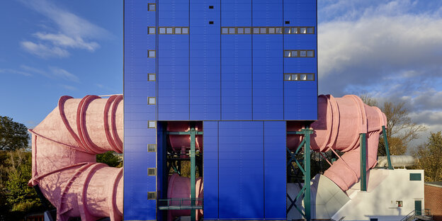 Beispiel brutalistischer Architektur mit Popappeal in Berlin