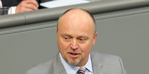 Dietmar Friedhoff spricht im Deutschen Bundestag.